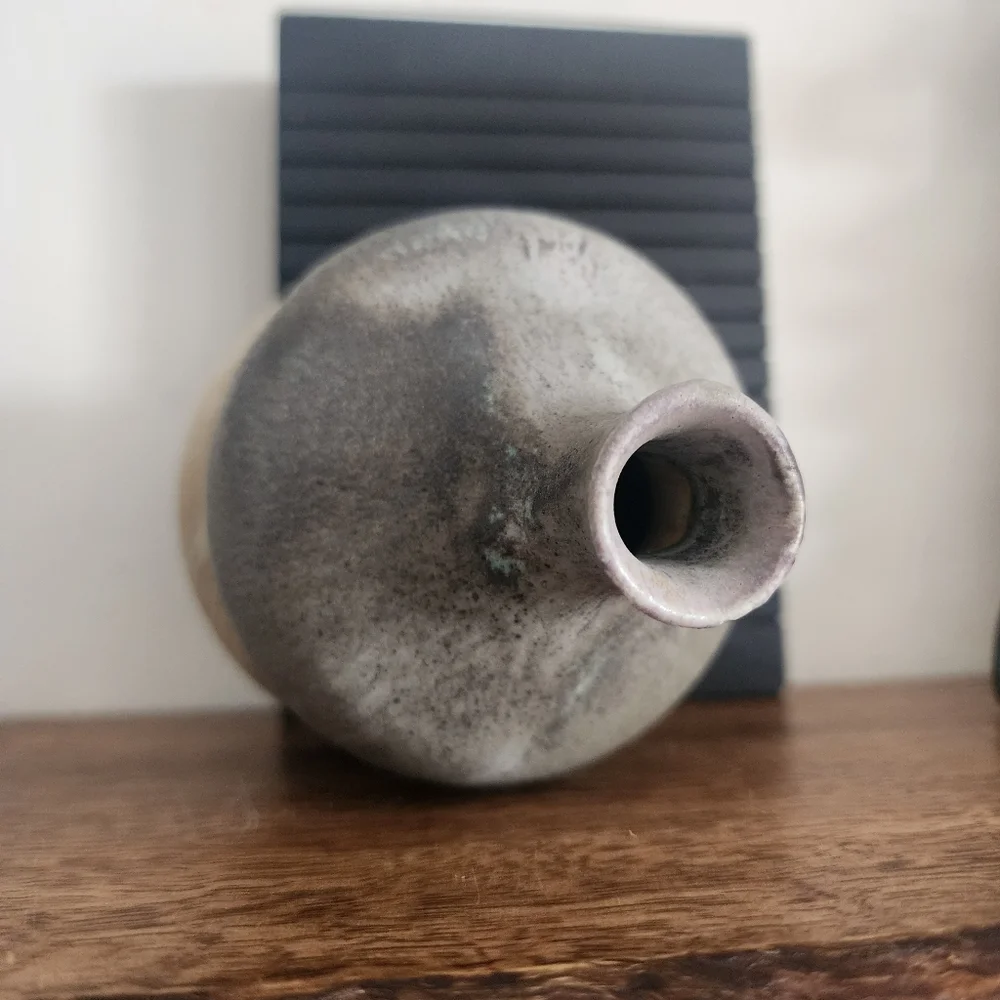 MCM Studio Art Pottery Signed Matte Weed Pot Vase - Picture 4 of 6
